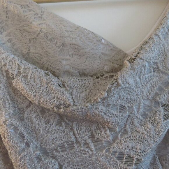 BLACK HALO Jackie O Chantilly Lace Light Taupe Sheath Mini Dress - Size US 2 - Picture 6 of 16